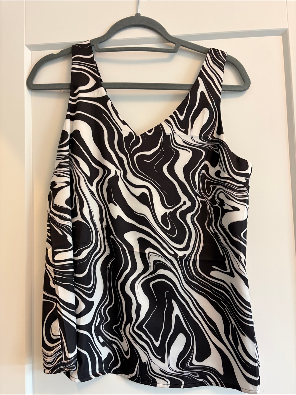 Sleeveless Black & White Swirl V-Neck Tank